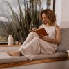 10 powerful prayer journal prompts for women to build a consistent prayer habit